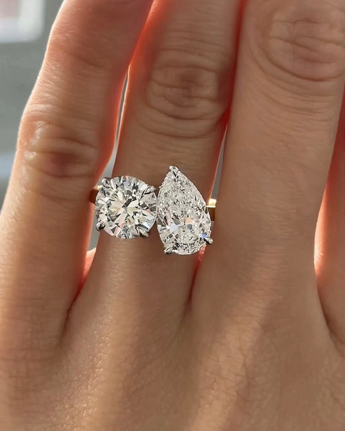 Round Brilliant Cut & Pear Cut Diamond Toi et Moi Engagement Ring