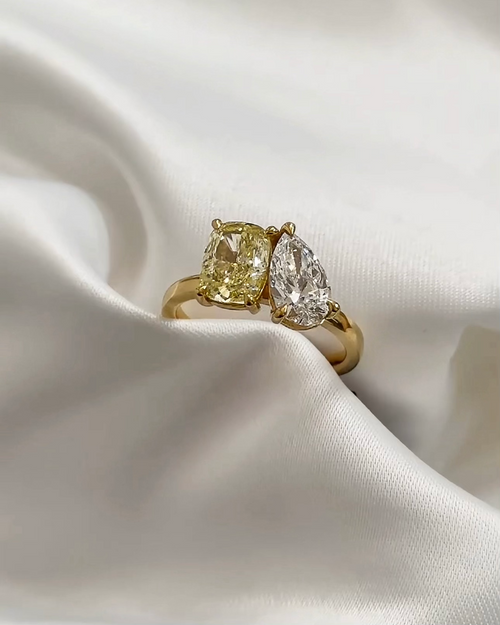Yellow Elongated Cushion and Pear Cut Diamonds Toi et Moi