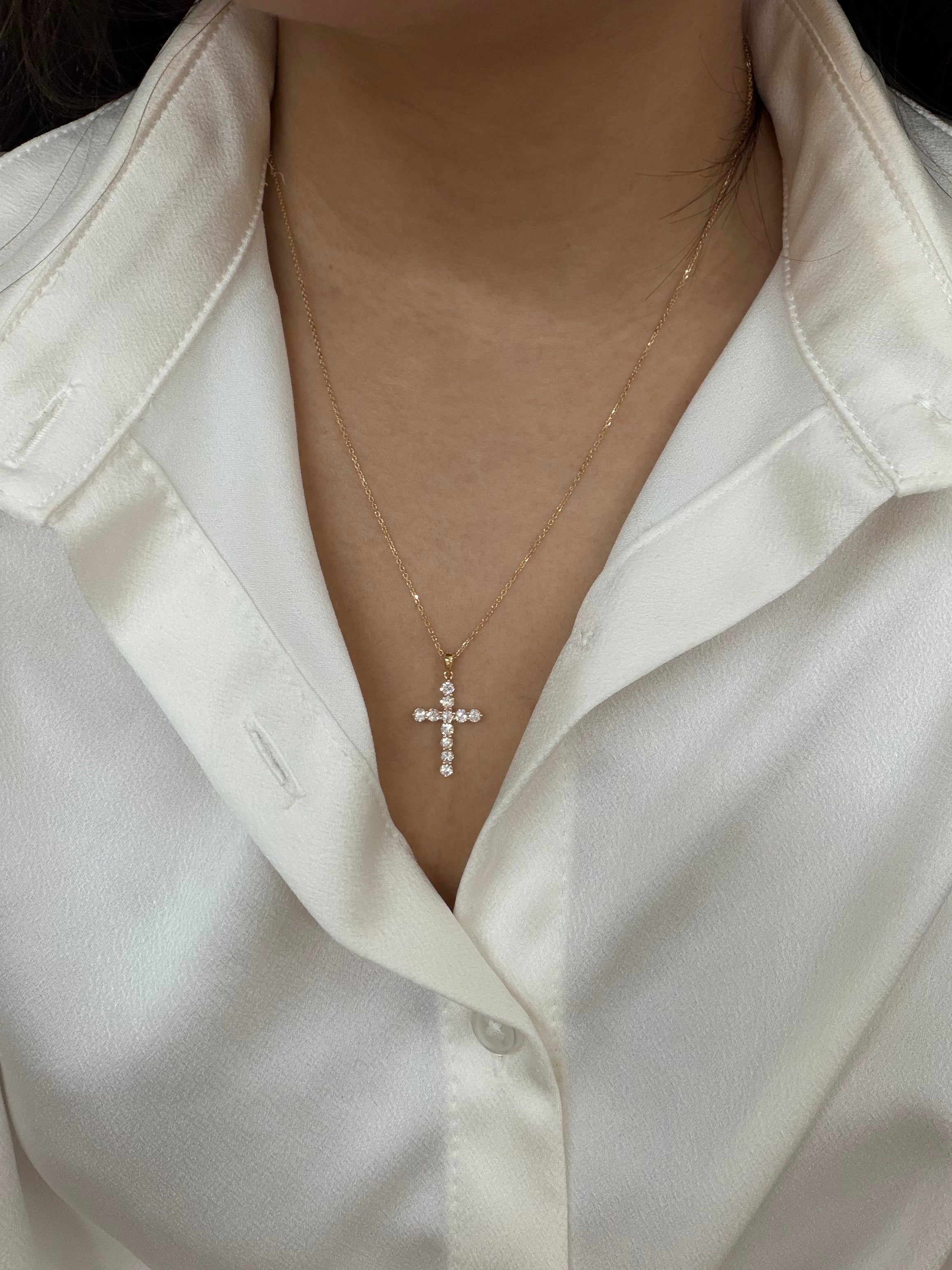 0.70Ct Lab-Grown Diamond Claw Set Cross Pendant
