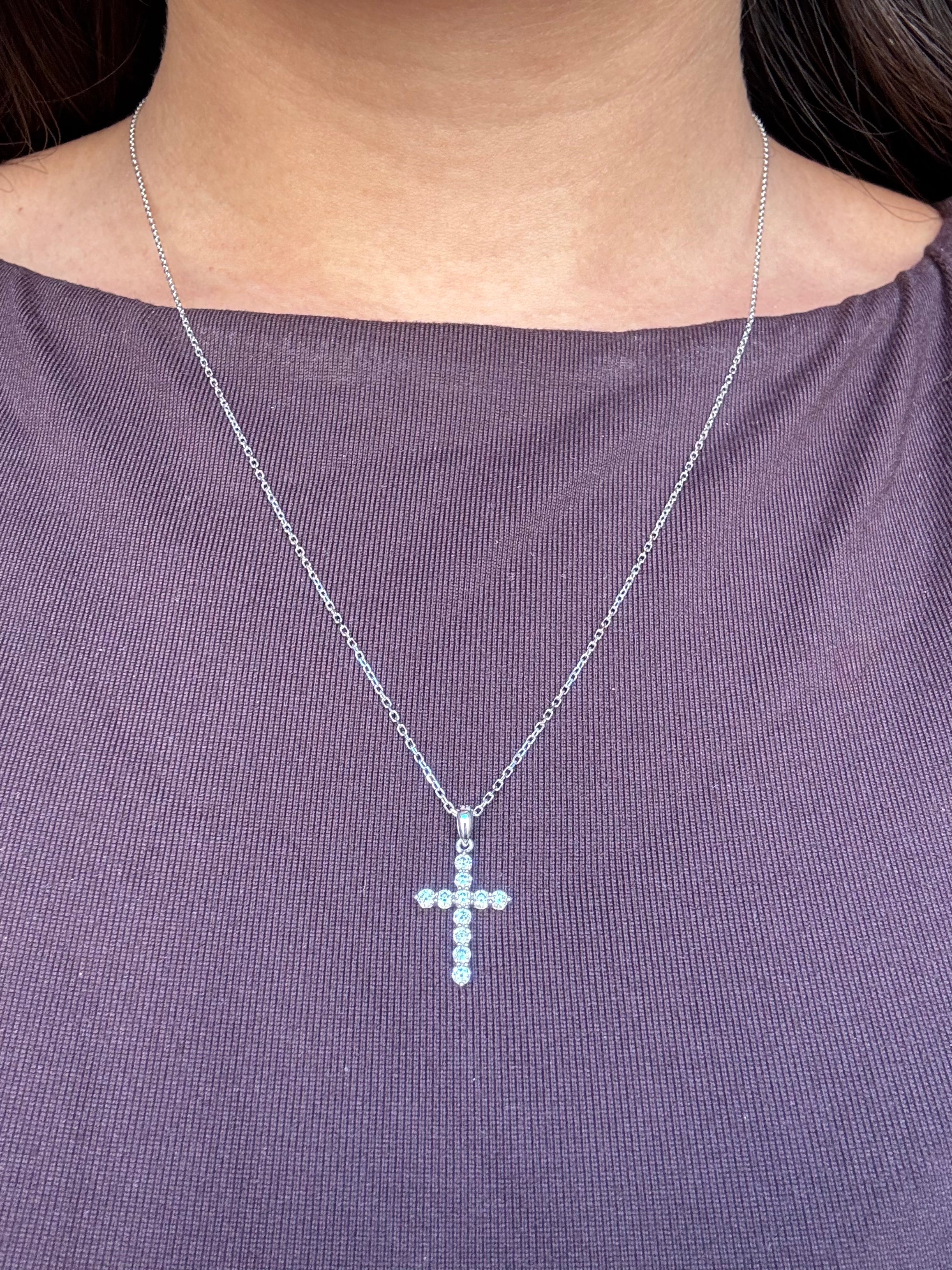 0.26Ct Natural Diamond Claw Set Cross Pendant
