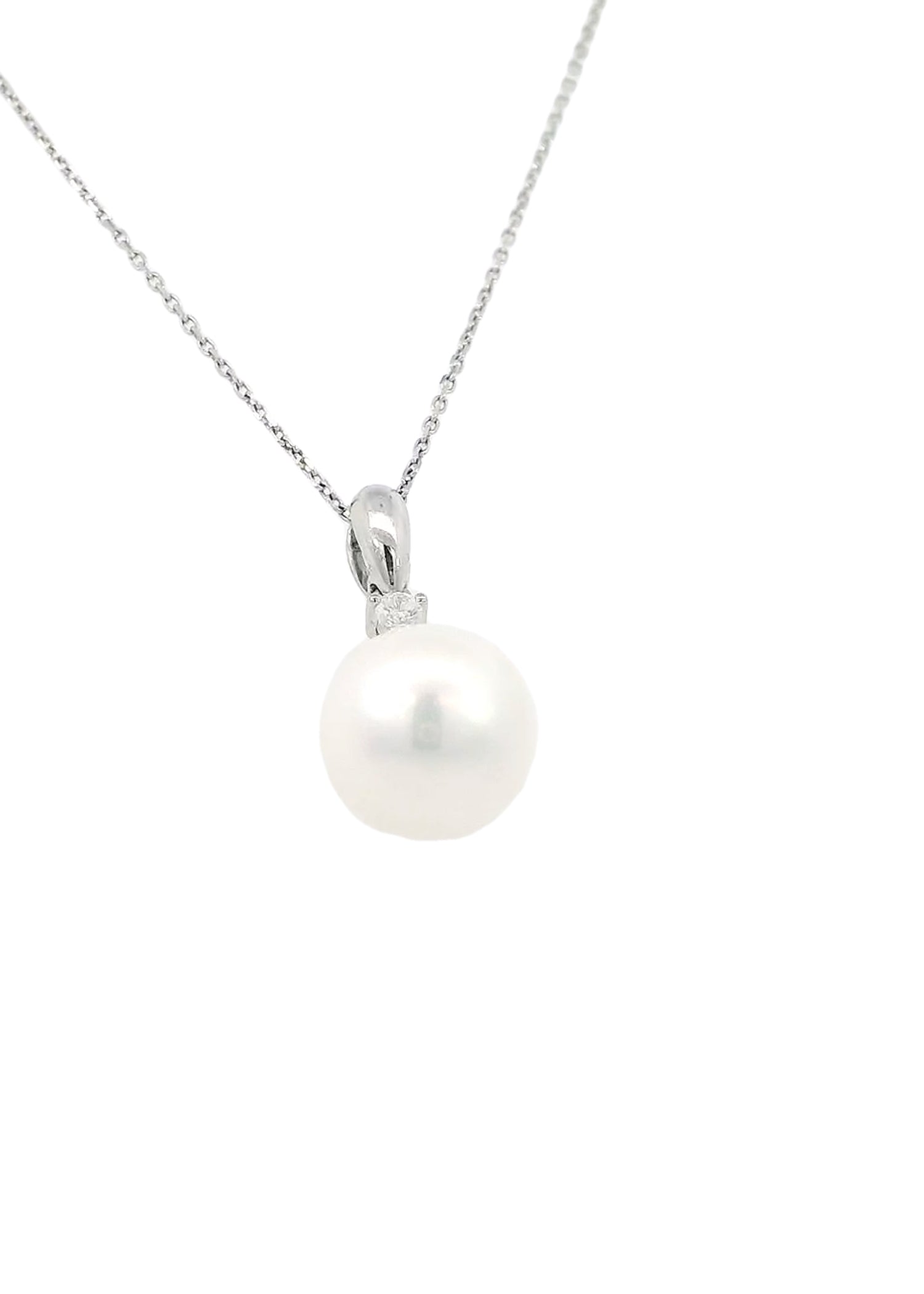 Luna Round Freshwater Pearl & Diamond Pendant